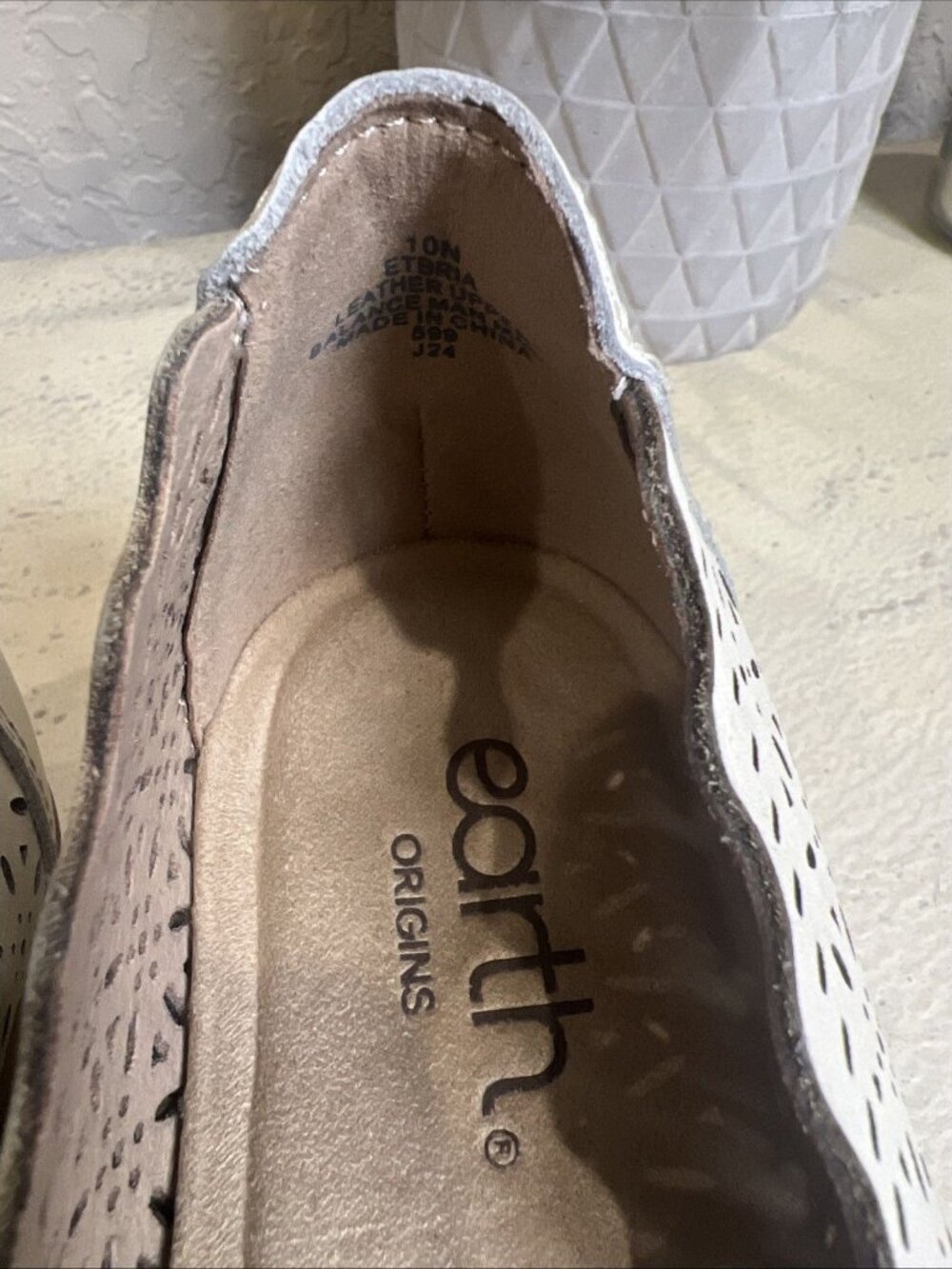 Earth Origins Geometric Ivory Slip-On Shoes Women Size 10N - Picture 12 of 12